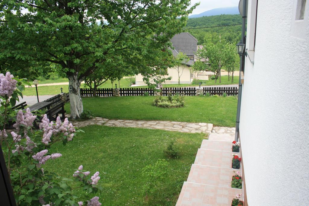 Guest House Tone Poljanak Buitenkant foto